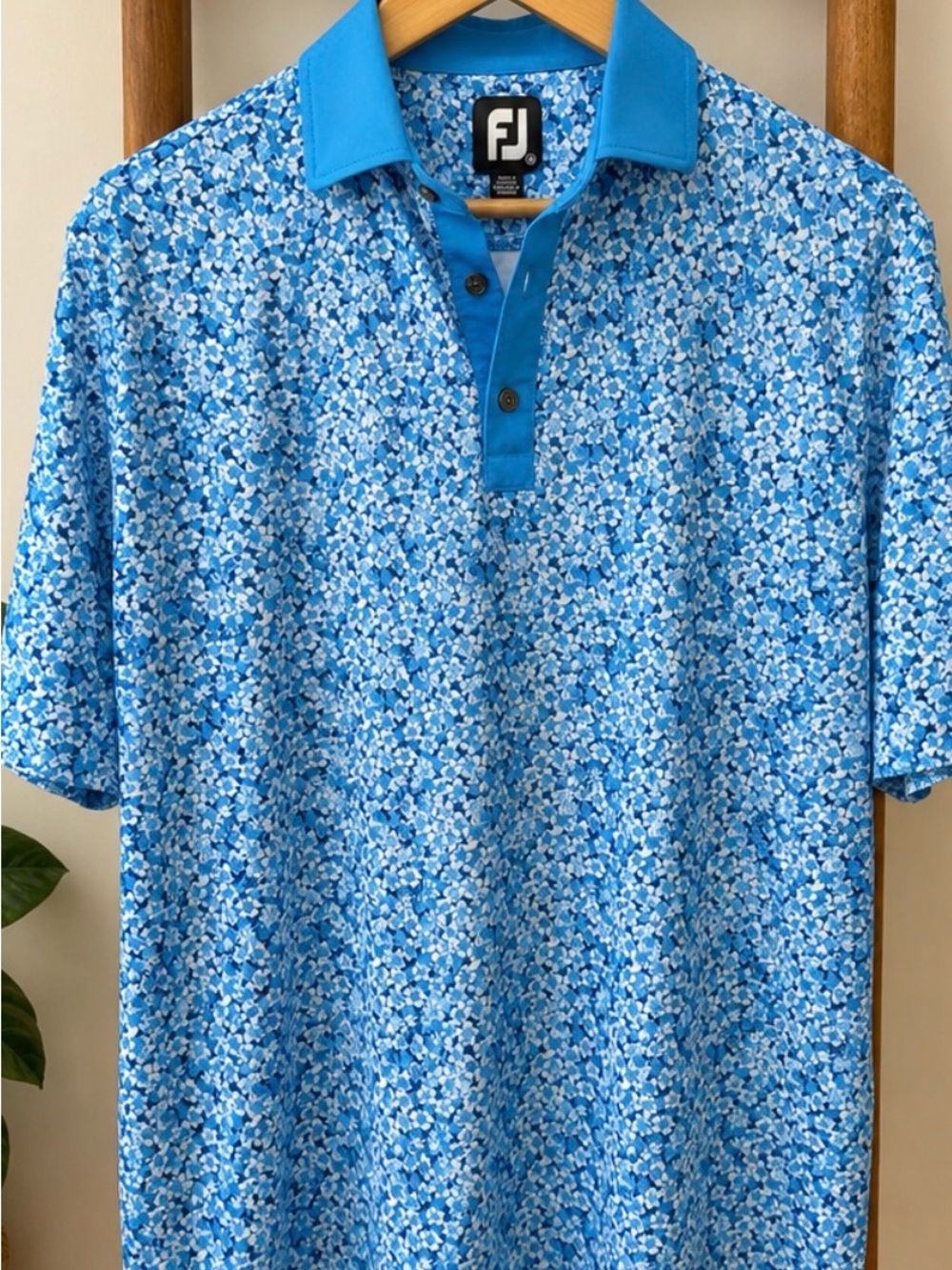 FootJoy (FJ) Men's Performance Golf Polo – Size Medium